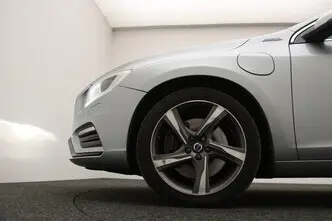 Volvo V60, 2.4, 158 kW, plug-in hybrid, automatic, four-wheel drive