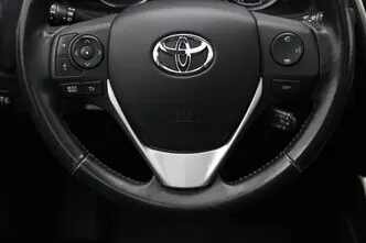 Toyota Auris, 1.8, 73 kW, гибрид, автомат, передний привод