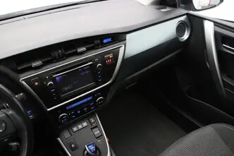 Toyota Auris, 1.8, 73 kW, гибрид, автомат, передний привод