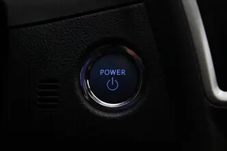 Toyota Auris, 1.8, 73 kW, гибрид, автомат, передний привод