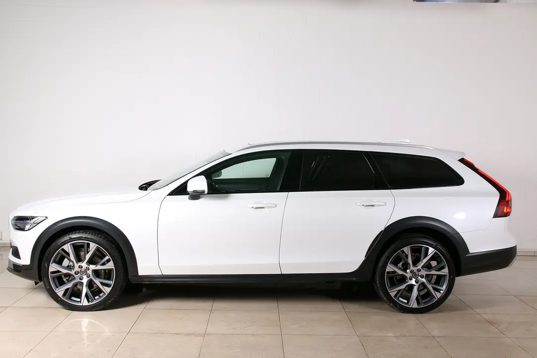 Volvo V90 Cross Country, 2.0, 145 kW, hybrid, automatic, four-wheel drive