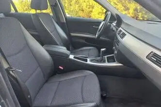 BMW 320, 2.0, 105 kW, bensiin, manuaal, tagavedu