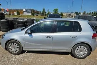 Volkswagen Golf, 1.6, 75 kW, petrol, manual, front-wheel drive