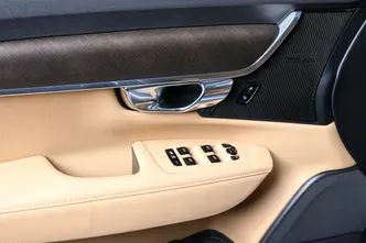 Volvo V90 Cross Country, 2.0, 173 kW, diesel, automatic, four-wheel drive