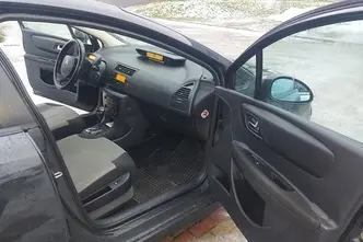 Citroën C4, бензин, автомат, передний привод