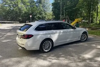 BMW 530, 3.0, 210 kW, гибрид, автомат, полный привод