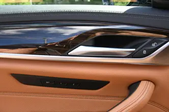 BMW 530, 3.0, 210 kW, гибрид, автомат, полный привод