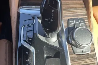 BMW 530, 3.0, 210 kW, гибрид, автомат, полный привод