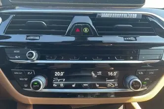 BMW 530, 3.0, 210 kW, гибрид, автомат, полный привод