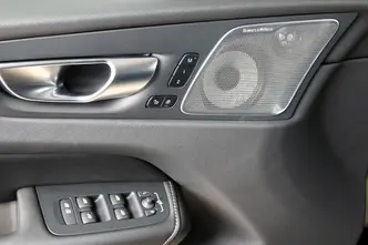 Volvo XC60, 2.0, 293 kW, plug-in hybrid, automatic, four-wheel drive