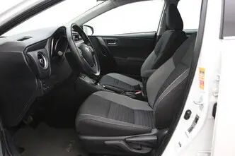 Toyota Auris, 1.8, 73 kW, hybrid, automatic, front-wheel drive