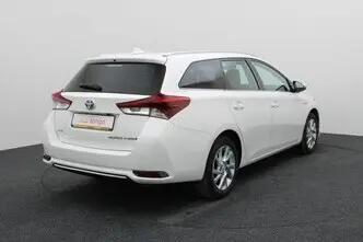 Toyota Auris, 1.8, 73 kW, hybrid, automatic, front-wheel drive