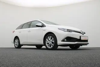 Toyota Auris, 1.8, 73 kW, hybrid, automatic, front-wheel drive
