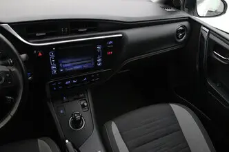 Toyota Auris, 1.8, 73 kW, hybrid, automatic, front-wheel drive