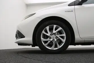 Toyota Auris, 1.8, 73 kW, hybrid, automatic, front-wheel drive