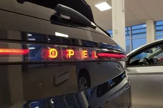 Opel Grandland, 1.2, 100 kW, гибрид, автомат, передний привод