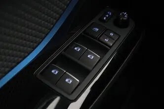 Toyota C-HR, 1.8, 90 kW, гибрид, автомат, передний привод