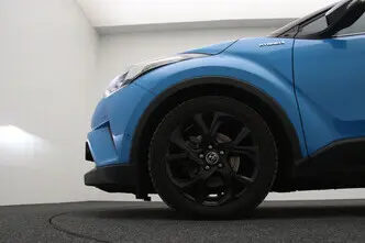 Toyota C-HR, 1.8, 90 kW, гибрид, автомат, передний привод