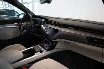 Audi Q8 e-tron, 158 kW, электричество, автомат, полный привод