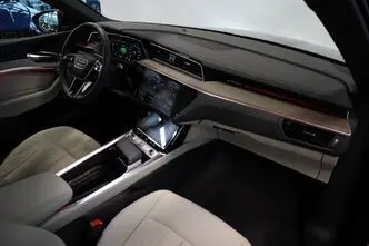Audi Q8 e-tron, 158 kW, electric, automatic, four-wheel drive