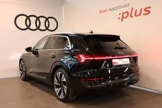 Audi Q8 e-tron, 158 kW, electric, automatic, four-wheel drive