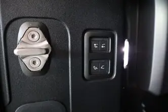 Land Rover Defender, 3.0, 221 kW, hübriid, automaat, nelikvedu