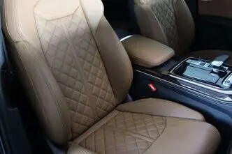Audi SQ7, 4.0, 320 kW, дизель, автомат, полный привод