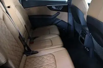 Audi SQ7, 4.0, 320 kW, дизель, автомат, полный привод