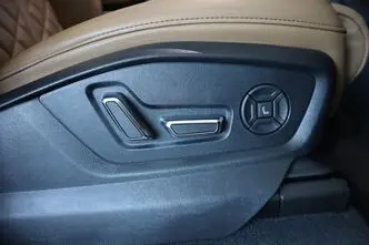 Audi SQ7, 4.0, 320 kW, дизель, автомат, полный привод