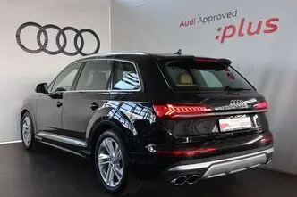 Audi SQ7, 4.0, 320 kW, дизель, автомат, полный привод
