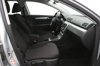 Volkswagen Passat, 1.6, 77 kW, diesel, manual, front-wheel drive