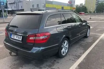 Mercedes-Benz E 200, 2.1, 100 kW, diesel, manual, rear-wheel drive