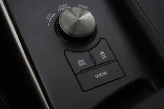 Lexus IS 300, 2.5, 133 kW, гибрид, автомат, задний привод