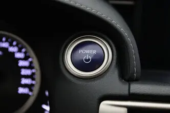 Lexus IS 300, 2.5, 133 kW, гибрид, автомат, задний привод