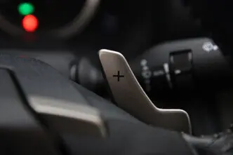 Lexus IS 300, 2.5, 133 kW, гибрид, автомат, задний привод