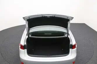 Lexus IS 300, 2.5, 133 kW, гибрид, автомат, задний привод