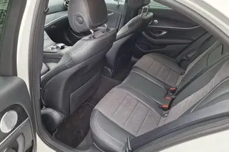 Mercedes-Benz E 200, 2.0, 110 kW, дизель, автомат, задний привод