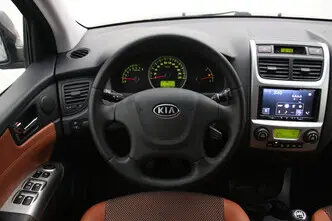Kia Sportage, 2.0, 104 kW, бензин, механическая, передний привод