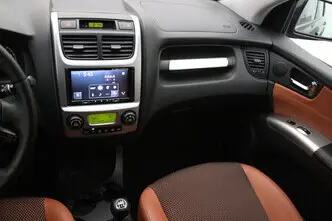 Kia Sportage, 2.0, 104 kW, бензин, механическая, передний привод