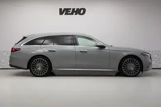 Mercedes-Benz E 300, 2.0, 145 kW, hybrid, automatic, four-wheel drive