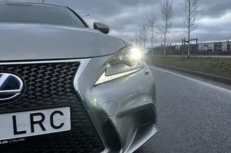 Lexus IS 300, 2.5, 133 kW, hybrid, automatic, rear-wheel drive