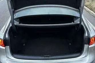 Lexus IS 300, 2.5, 133 kW, hybrid, automatic, rear-wheel drive
