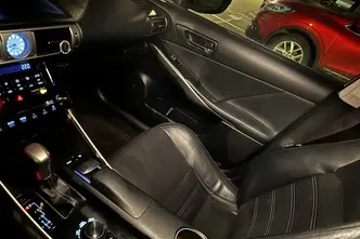 Lexus IS 300, 2.5, 133 kW, hybrid, automatic, rear-wheel drive