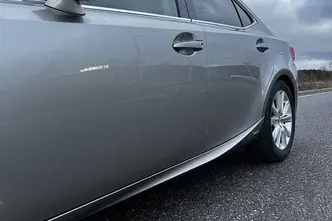 Lexus IS 300, 2.5, 133 kW, hybrid, automatic, rear-wheel drive