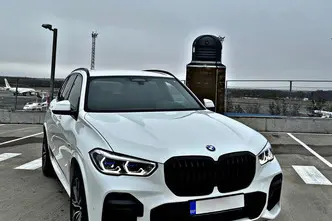 BMW X5, 3.0, 210 kW, hybrid, automatic, four-wheel drive