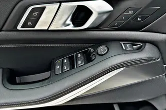 BMW X5, 3.0, 210 kW, hybrid, automatic, four-wheel drive