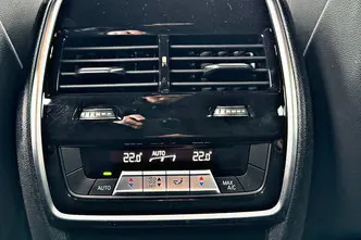 BMW X5, 3.0, 210 kW, hybrid, automatic, four-wheel drive