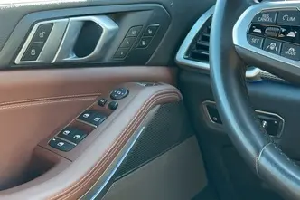 BMW X5, 3.0, 290 kW, plug-in hybrid, automatic, four-wheel drive