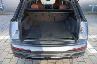 Audi SQ7, 4.0, 373 kW, бензин, автомат, полный привод