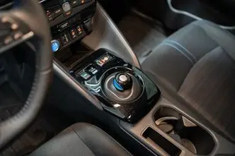 Nissan Leaf, 90 kW, электричество, передний привод